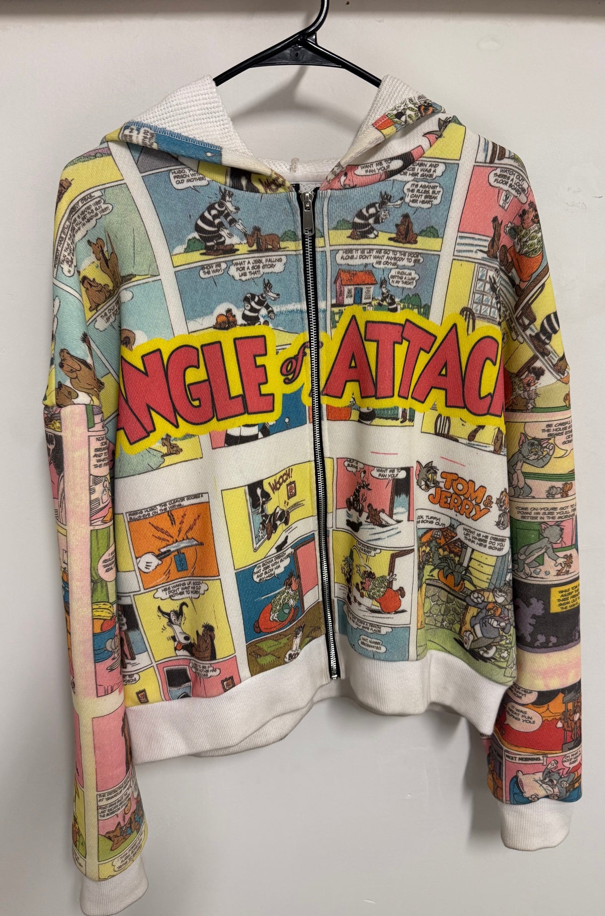 Comic book zip up