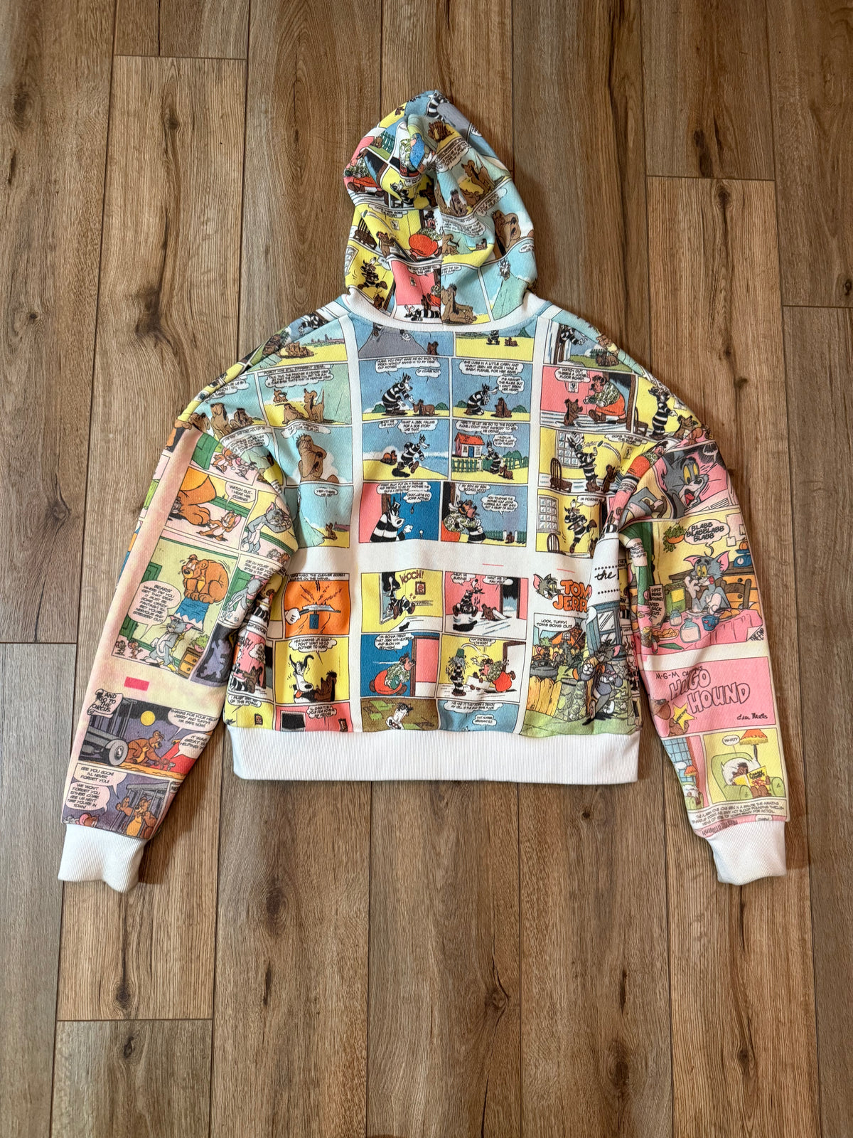 Comic book zip up